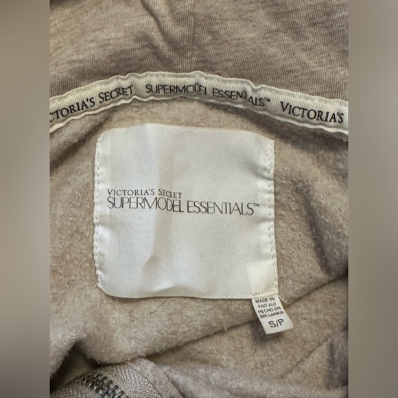Victoria’s Secret Super Model Essentials Sandy Tan Zip Up Hoodie Size Small - Picture 9 of 12
